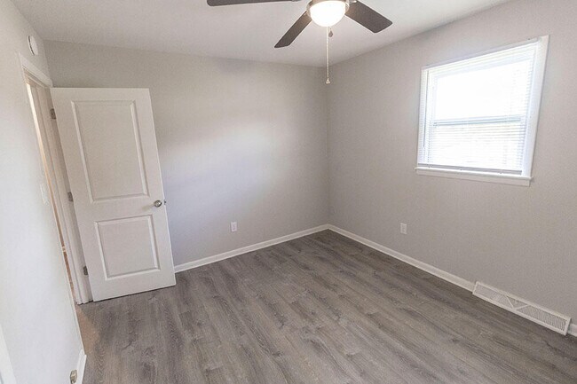 Building Photo - 1219 Player Pl