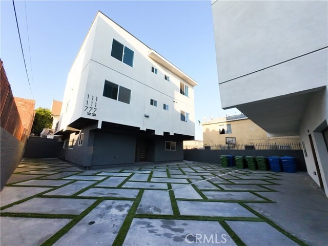 Building Photo - 117 E 29th St
