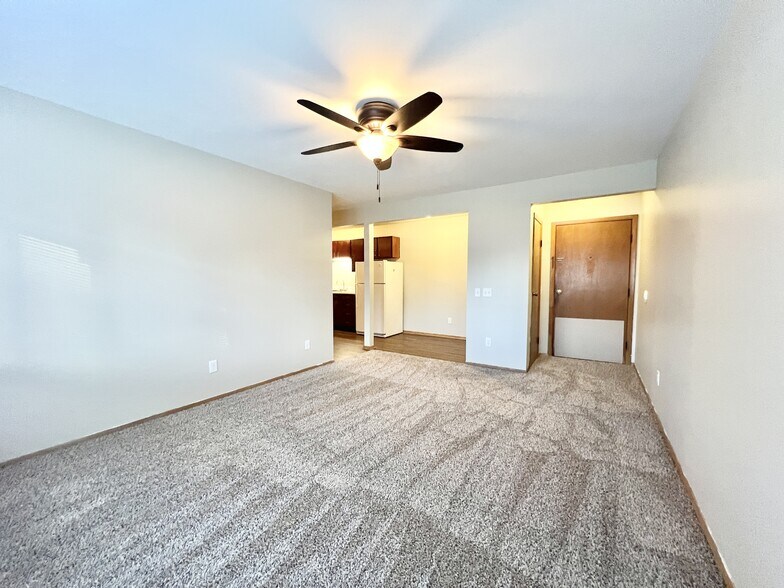 Building Photo - 821 George St