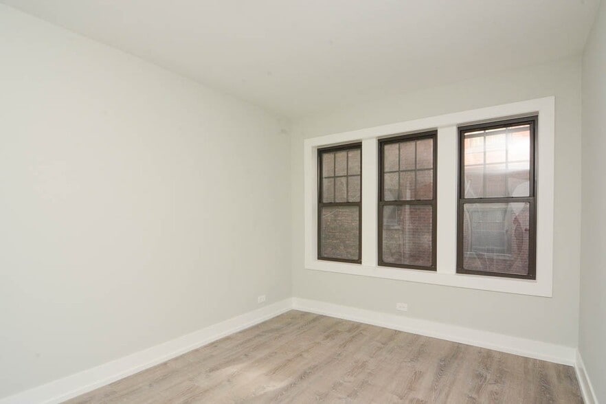 Building Photo - 1133 Maple Ave