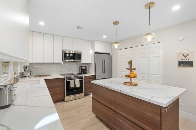 Building Photo - 6957 E Osborn Rd