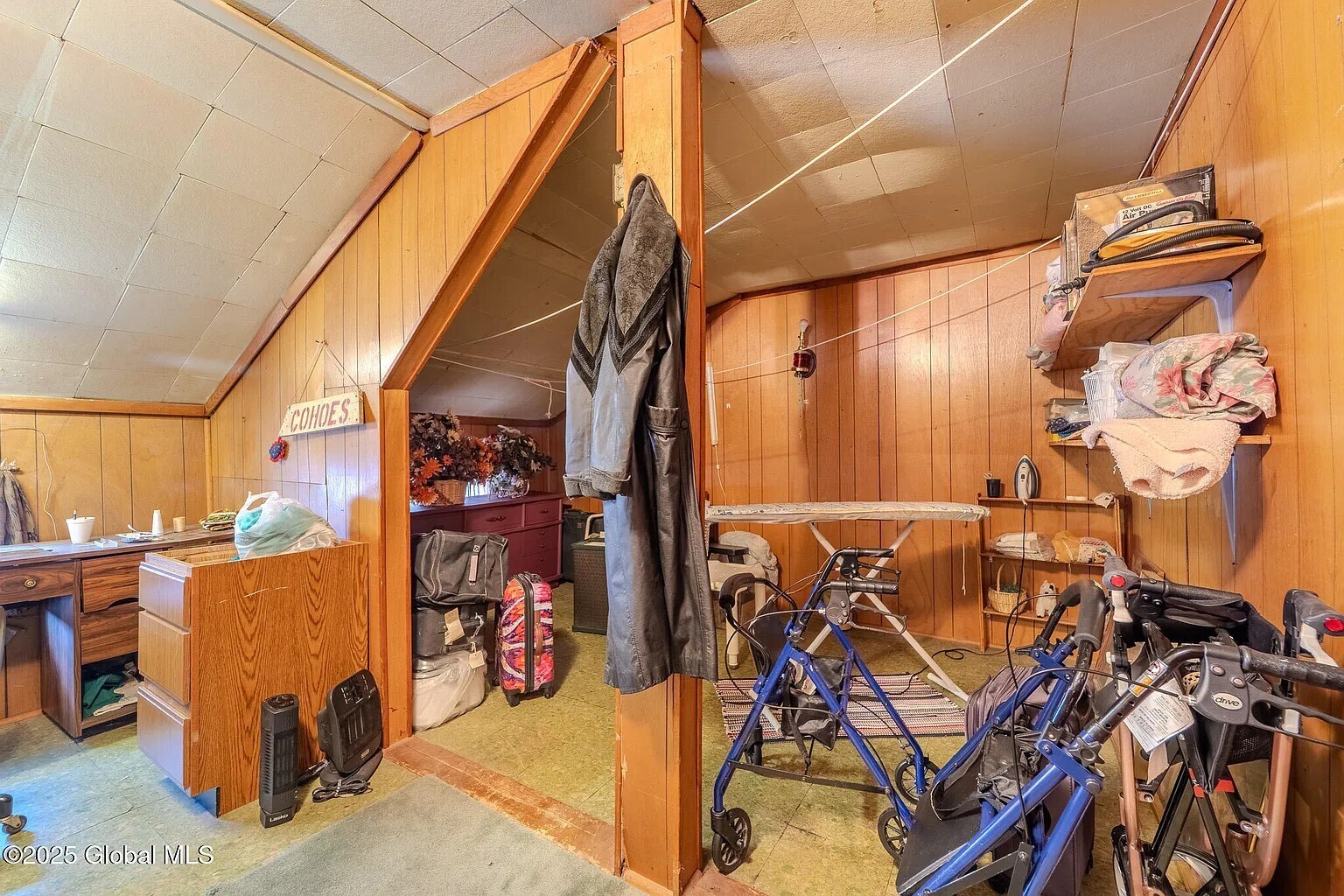 Building Photo - 2 Front St