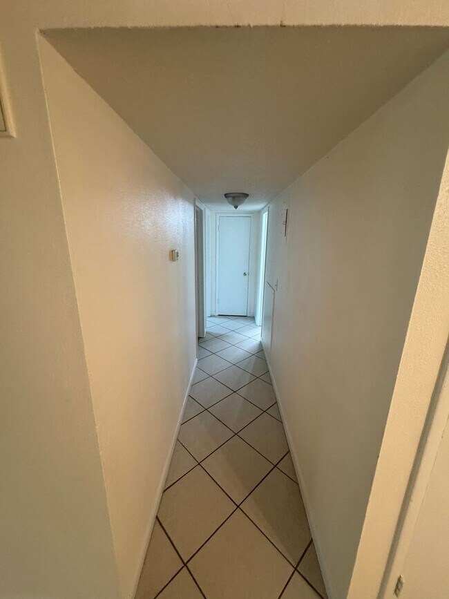 Building Photo - 2BR 2BA CONDO LOCATED CLOSE TO PORT CANAVERAL