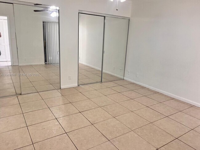 Building Photo - 1802 Waterview Cir