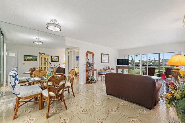 Building Photo - 755 Saturn St