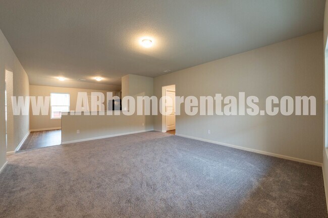 Building Photo - 1175 Gallery Dr