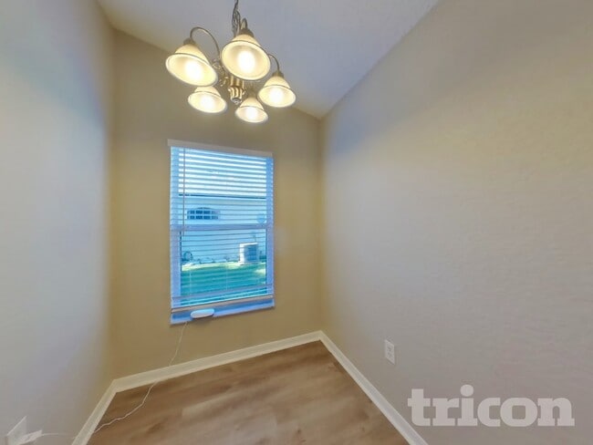 Building Photo - 272 Kings Pond Ave