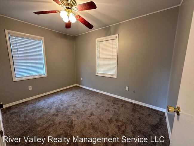 Building Photo - 4 br, 2 bath House - 1224 E Aspen Lane