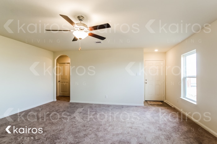 Building Photo - 5906 Sapphire Lagoon Rd
