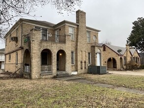 Building Photo - Charming 2-Bedroom unit in Prime Oklahoma ...