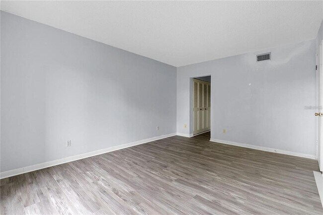 Building Photo - 8203 Sun Spring Cir