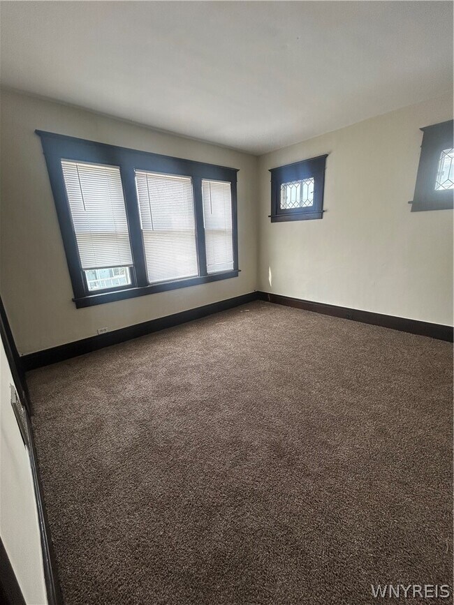 Building Photo - 41 Page St