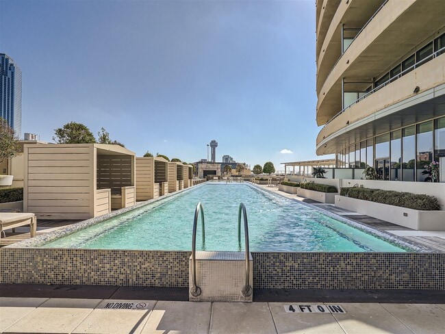 Building Photo - 2200 Victory Ave