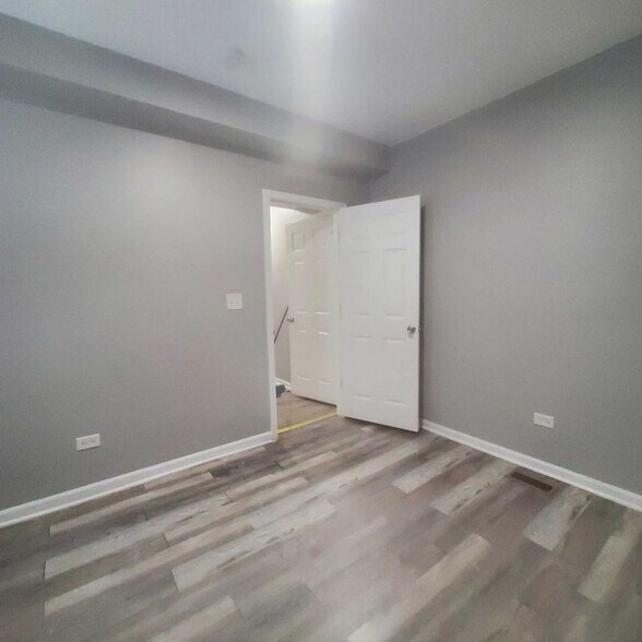 Building Photo - 7527 S Colfax Ave