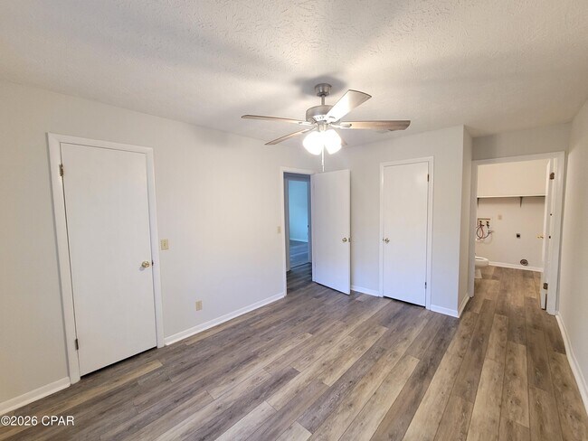 Building Photo - 1727 Illinois Ave