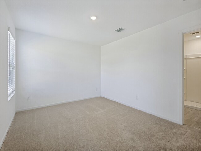 Building Photo - 6736 Bramblewood Dr