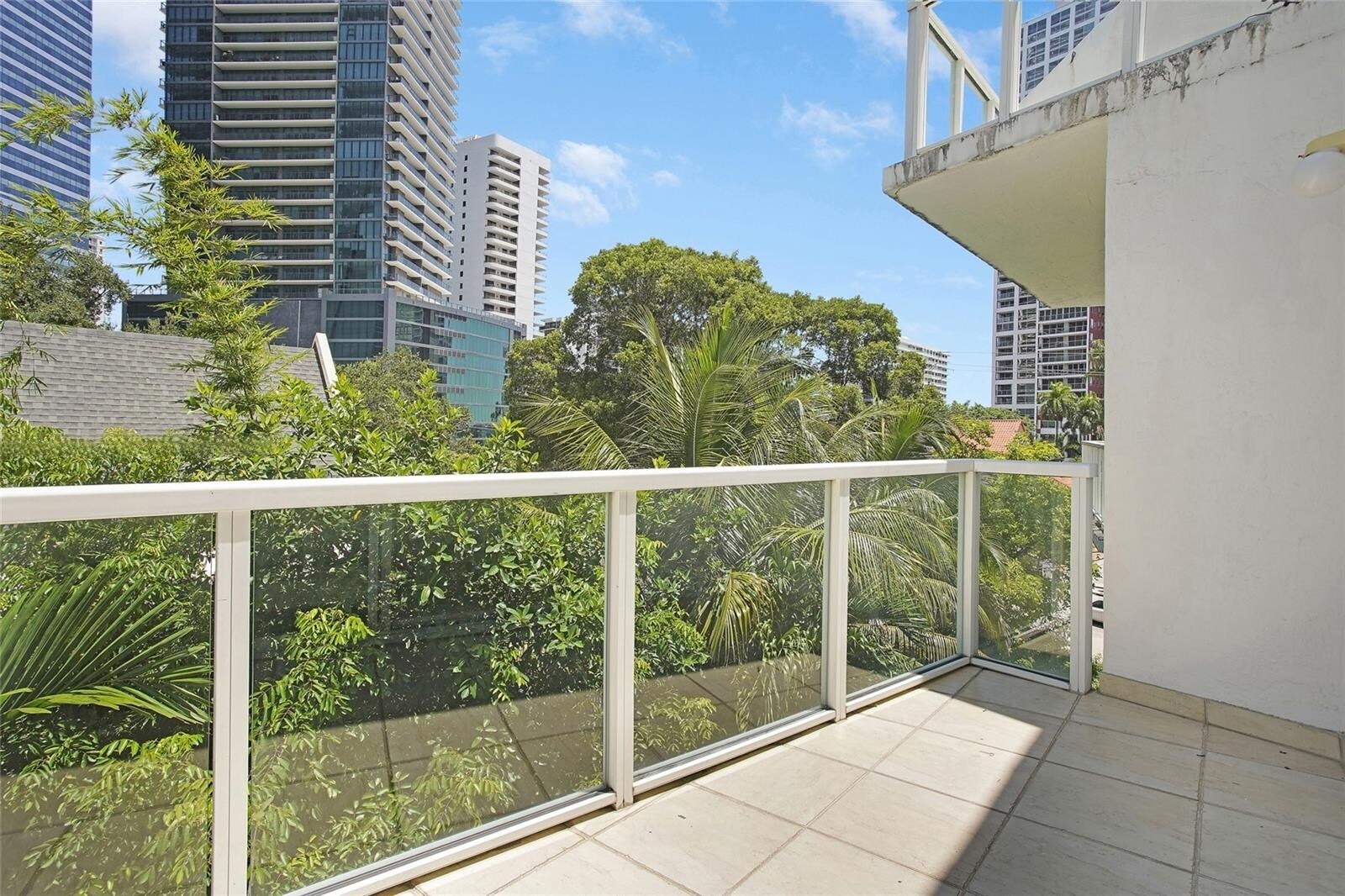 Building Photo - 1528 Brickell Ave
