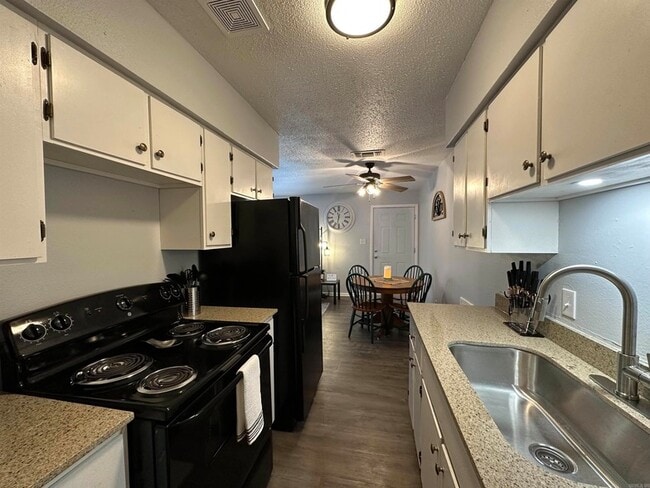 Building Photo - 3801 Elizabeth St