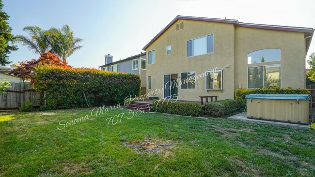 Building Photo - Beautiful 4 Bed/3 Bath House with a Solar ...