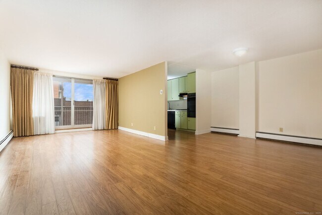 Building Photo - 65 Glenbrook Rd