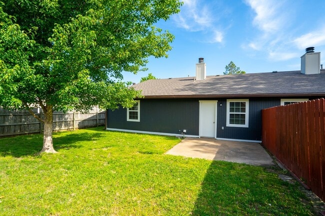 Building Photo - 2209 W Galveston St