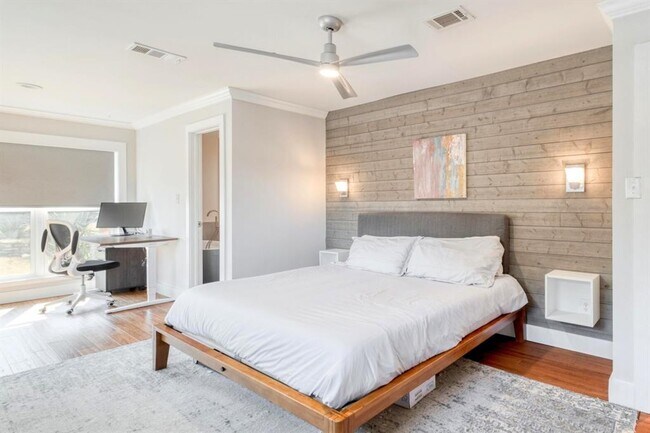 Building Photo - 600 Jetta Ct