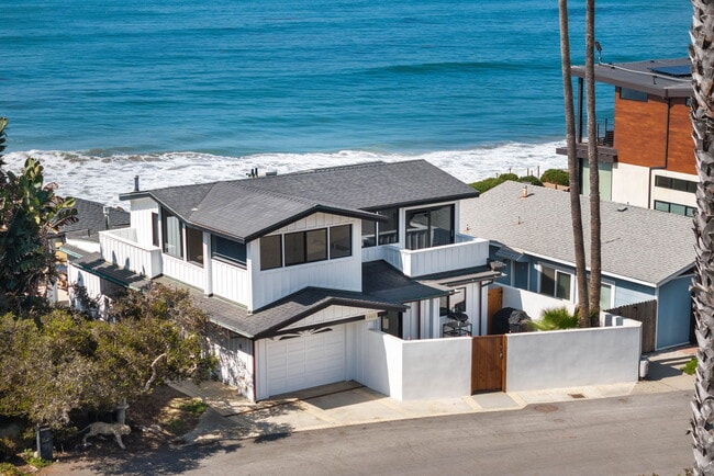 Building Photo - 2988 Solimar Beach Dr