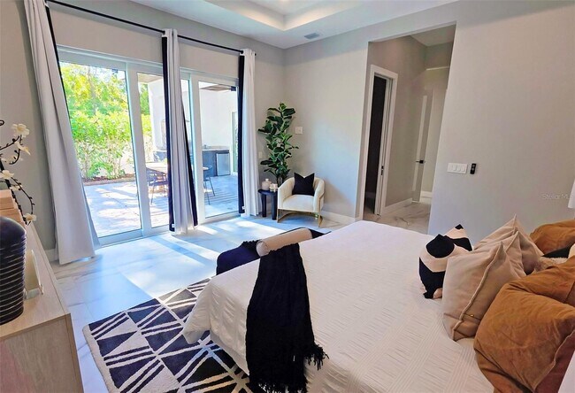 Building Photo - Bold Sarasota Bay Luxury Custom Home, 5 beds/4 baths, Private pool.