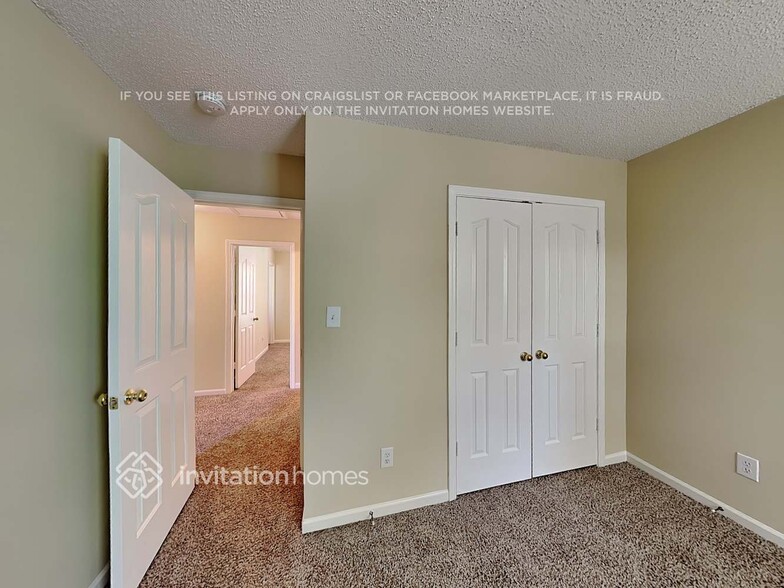 Building Photo - 9808 Aviary Hill Way