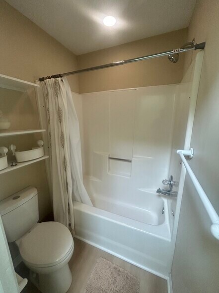 Building Photo - 4610 Islander Ct