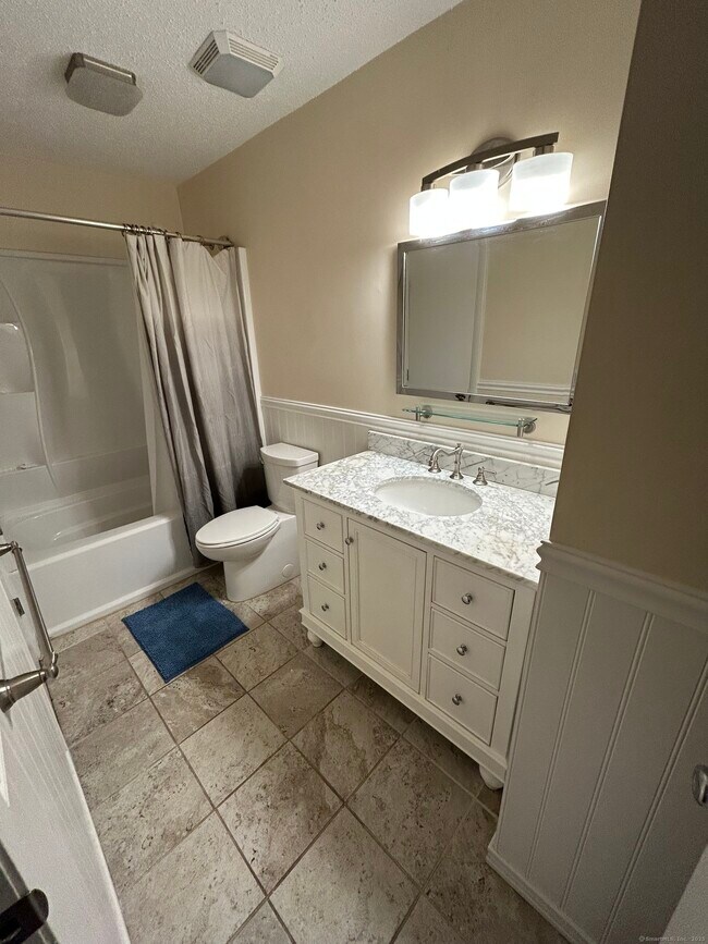 Building Photo - 87 Wellington Dr