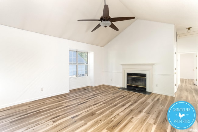 Building Photo - 326 Wilson St