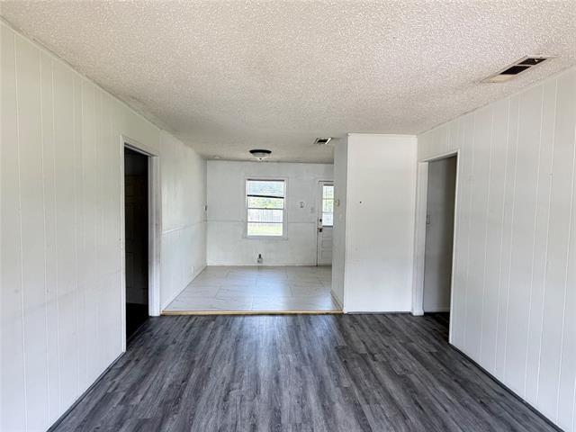 Building Photo - 1109 E Inwood Dr