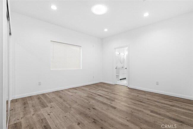 Building Photo - 10863 Nettleton St