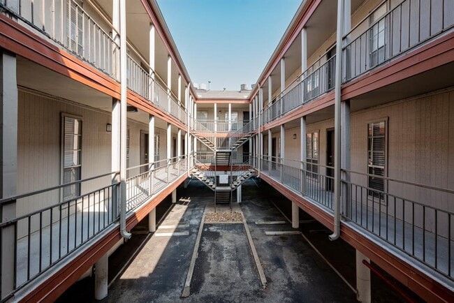 Building Photo - 3121 Speedway St