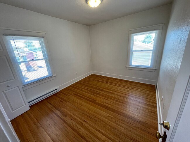 Building Photo - Available July 31st