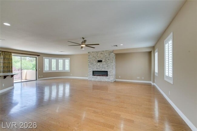 Building Photo - Elegant Anthem Country Club Residence with Spa, Balcony & 3-Car Garage