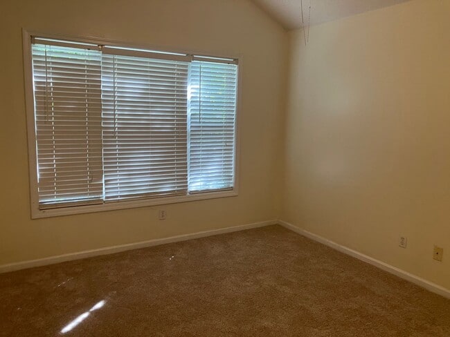 Building Photo - 3BR / 2.5BA @ Westbury Park