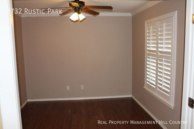 Building Photo - Gated community close to Medical center!