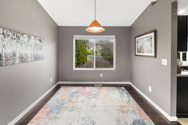 Building Photo - Great 3 Bed Home in Everett!