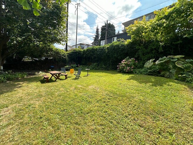 Primary Photo - 69 Etruria St