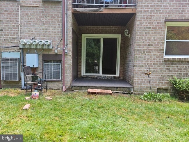 Building Photo - 598 Belmont Ave