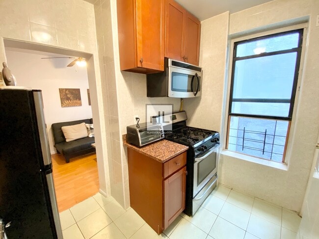 Building Photo - MOTT STREET