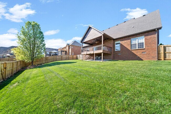 Building Photo - Three Bedroom with Bonus on Exit 8!