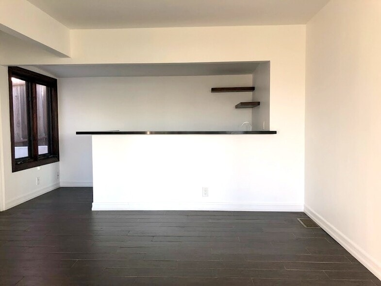 Building Photo - 11420 Decente Ct