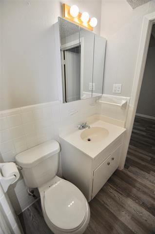 Building Photo - 1204 Bois D Arc St
