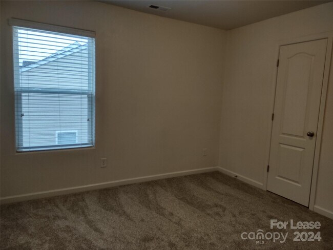 Building Photo - 6126 Purbeck Way