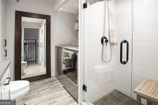 Building Photo - 8885 Bay Dr