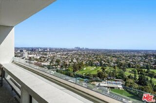 Building Photo - 2222 Ave of the Stars