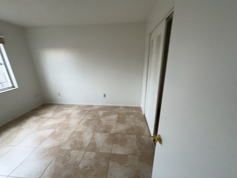 Building Photo - 2468 Atrium Cir